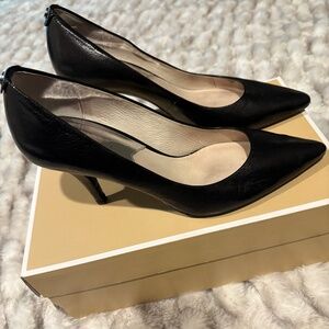 Michael Kors pumps